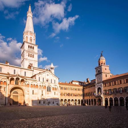 Appartamenti - Moderna - 500M Dal Duomo Modena Luaran gambar